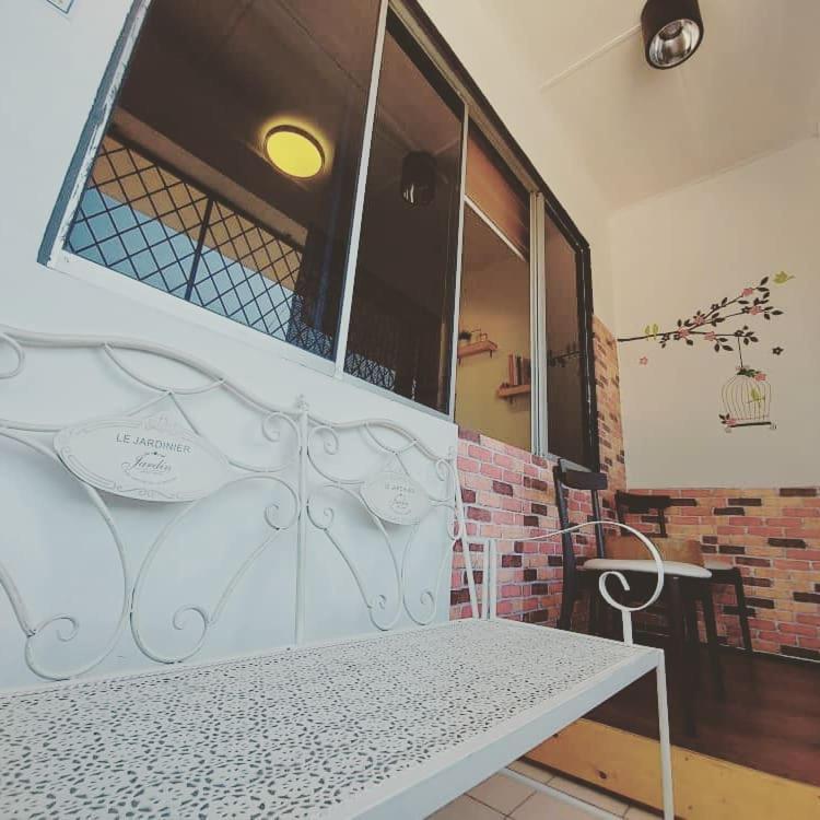 Karya Story Hostel Кудат Екстер'єр фото