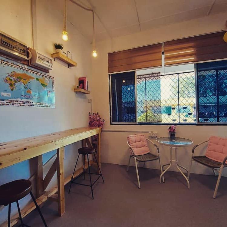 Karya Story Hostel Кудат Екстер'єр фото