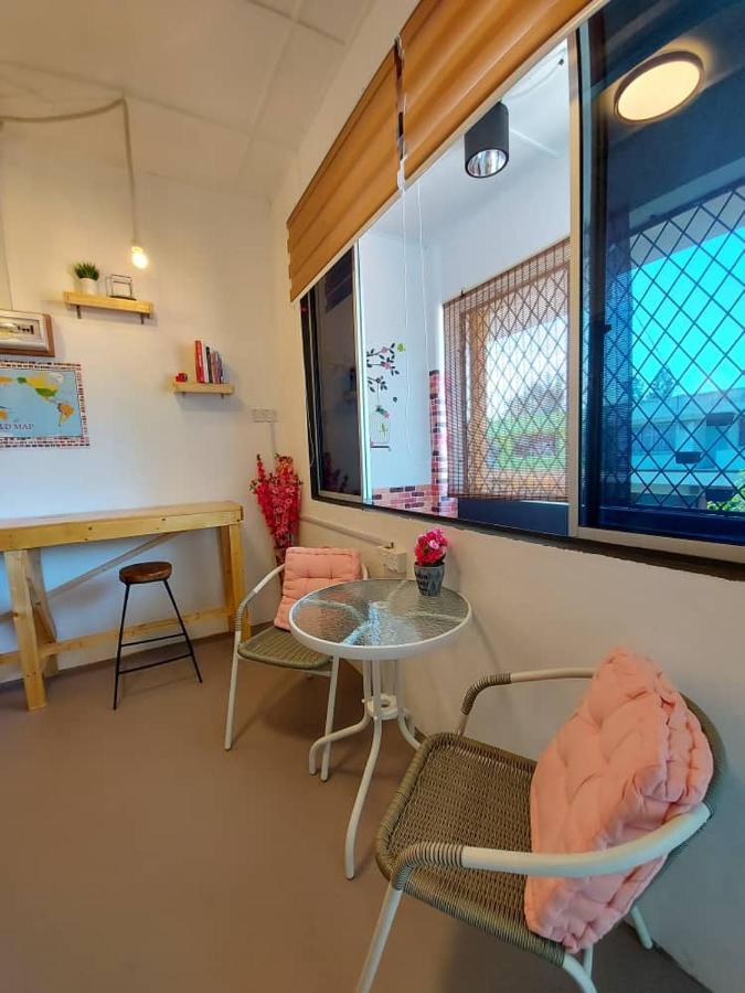 Karya Story Hostel Кудат Екстер'єр фото