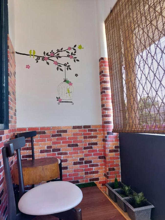Karya Story Hostel Кудат Екстер'єр фото